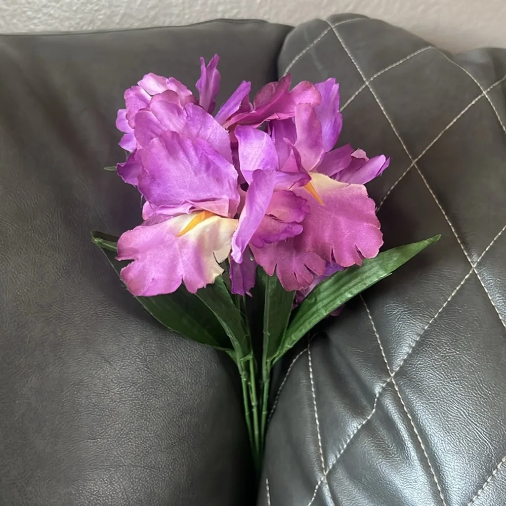 💝 10/$10 💝 Four Bunches of Flowers Arrangement Pink, Purple, and Blue Accents